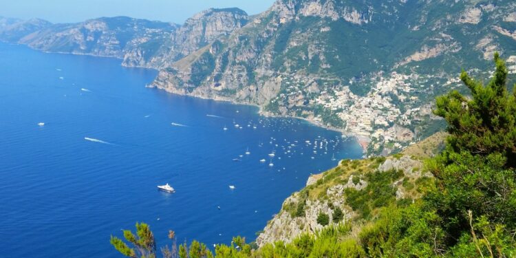 L’ASL Salerno e il Comune di Positano insieme per la sicurezza delle spiagge e del Sentiero degli Dei: il via ai due progetti
