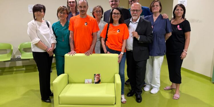 Al San Gerardo di Monza consegnate le prime tre poltrone-letto alla Pediatria