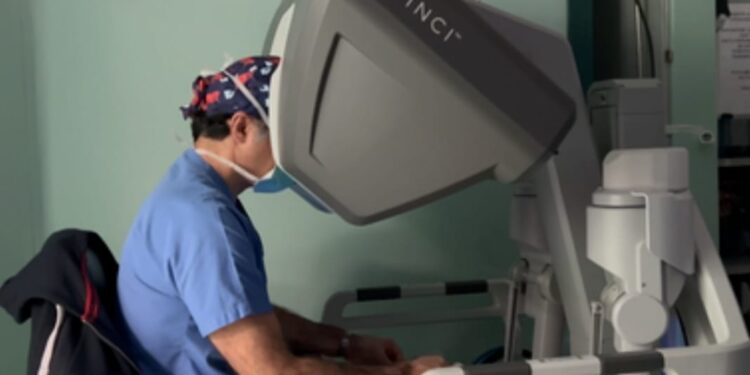 Trapianto di fegato da donatore vivente con un approccio completamente robotico