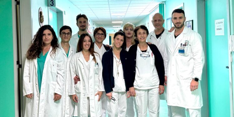 Sette anni, poteva perdere un occhio per un incidente domestico