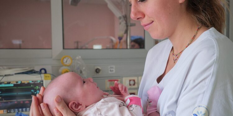 GIORNATA MONDIALE DELLA PREMATURITÀ: PIÙ DI 25.000 NATI PRETERMINE OGNI ANNO IN ITALIA