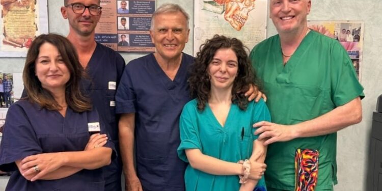 Rimozione di una lesione intracerebrale a paziente sveglio. Ad eseguirlo la Neurochirurgia del Policlinico universitario di Catanzaro