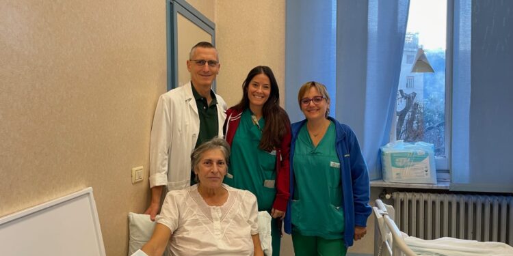 NON SI ERA ACCORTA DI NULLA: SALVATA A NATALE UNA DONNA CON UN TUMORE OVARICO GRANDE COME UNA GRAVIDANZA GEMELLARE