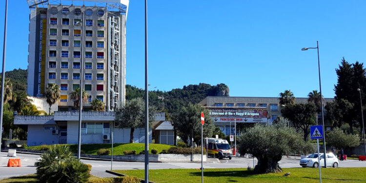 SANITร SALERNITANA, FP CGIL: SERVE SUBITO UNA NUOVA GUIDA PER IL RUGGI. CENTRALITร AI PERCORSI ASSISTENZIALI, AI LAVORATORI E AL DIALOGO SOCIALE. LA NOTA’La FP CGIL Salerno