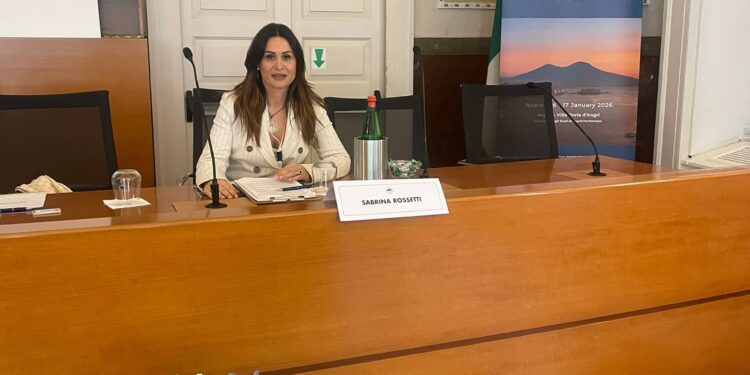 Si laurea in un letto d’ospedale dove partorisce dopo due ore