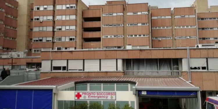 Complesso intervento in urgenza della Chirurgia Toracica del GOM. Rimosso cacciavite odontoiatrico incastrato in un bronco