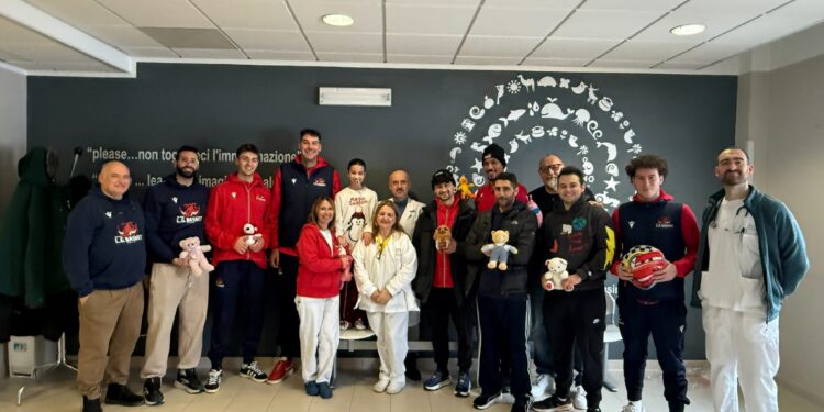 Castelnovo né Monti, per la Befana peluche in dono ai piccoli ricoverati nella Pediatria del Sant’Annagrazie a un’iniziativa di solidarietà della LG Basket