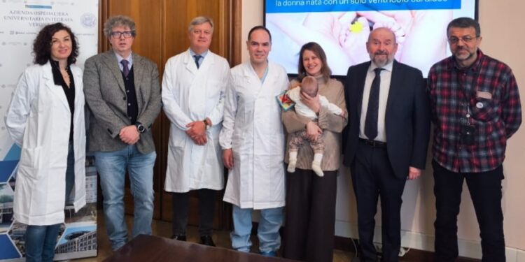 Parto cesareo prematuro, pacemaker e isterectomia: tre interventi ravvicinati hanno salvato Laura e la piccola Atena all’ ospedale di Verona