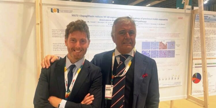 𝗨𝗻𝗼 𝘀𝘁𝘂𝗱𝗶𝗼 𝗽𝘂𝗯𝗯𝗹𝗶𝗰𝗮𝘁𝗼 𝘀𝘂𝗹 𝗝𝗼𝘂𝗿𝗻𝗮𝗹 𝗼𝗳 𝗖𝗮𝗿𝗱𝗶𝗼𝘃𝗮𝘀𝗰𝘂𝗹𝗮𝗿 𝗣𝗵𝗮𝗿𝗺𝗮𝗰𝗼𝗹𝗼𝗴𝘆 𝗱𝗲𝗹𝗹’𝗜𝘀𝘁𝗶𝘁𝘂𝘁𝗼 𝗱𝗲𝗶 𝘁𝘂𝗺𝗼𝗿𝗶 𝗱𝗶 𝗡𝗮𝗽𝗼𝗹𝗶, 𝗨𝗻𝗶𝘃𝗲𝗿𝘀𝗶𝘁𝗮̀ 𝗙𝗲𝗱𝗲𝗿𝗶𝗰𝗼 𝗜𝗜 𝗲 𝗖𝗲𝗶𝗻𝗴𝗲, 𝗰𝗵𝗶𝗮𝗿𝗶𝘀𝗰𝗲 𝗶 𝗺𝗲𝗰𝗰𝗮𝗻𝗶𝘀𝗺𝗶 𝗯𝗶𝗼𝗹𝗼𝗴𝗶𝗰𝗶 𝗱𝗲𝗴𝗹𝗶 𝗲𝗳𝗳𝗲𝘁𝘁𝗶 𝗰𝗮𝗿𝗱𝗶𝗼𝘃𝗮𝘀𝗰𝗼𝗹𝗮𝗿𝗶 𝗹𝗲𝗴𝗮𝘁𝗶 𝗮𝗹𝗹𝗲 𝗰𝗼𝗺𝗯𝗶𝗻𝗮𝘇𝗶𝗼𝗻𝗶 𝘁𝗲𝗿𝗮𝗽𝗲𝘂𝘁𝗶𝗰𝗵𝗲 𝗽𝗶𝘂̀ 𝗶𝗻𝗻𝗼𝘃𝗮𝘁𝗶𝘃𝗲.𝗖𝗼𝗺𝗲 𝗱𝗶𝗳𝗲𝗻𝗱𝗲𝗿𝗲 𝗶𝗹 𝗰𝘂𝗼𝗿𝗲 𝗱𝗮𝗴𝗹𝗶 𝗲𝗳𝗳𝗲𝘁𝘁𝗶 𝗮𝘃𝘃𝗲𝗿𝘀𝗶 𝗱𝗲𝗹𝗹’𝗶𝗺𝗺𝘂𝗻𝗼𝘁𝗲𝗿𝗮𝗽𝗶𝗮