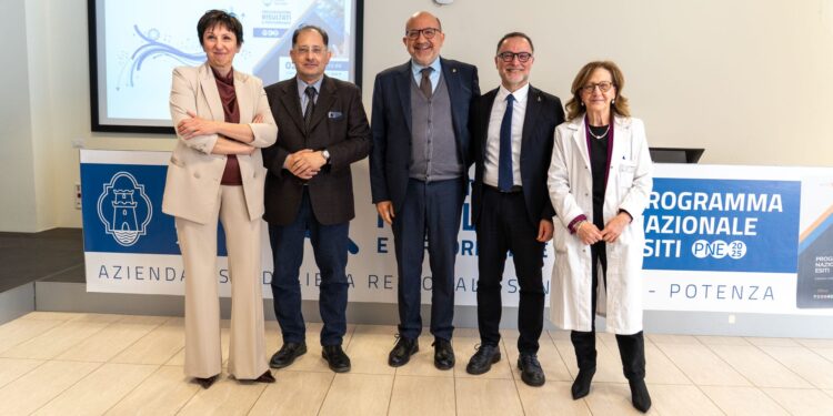 L’Azienda ospedaliera regionale San Carlo ha presentato alla comunità ospedaliera i risultati dell’Analisi di Performance e del Programma nazionale esiti 2025