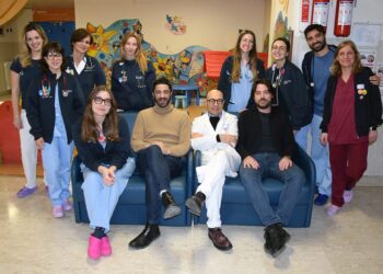 Anniversario di generosità: il Wine Bar Osteria il Bargello dona duemila euro all’Associazione Insieme per i bambini finalizzati all’acquisto di due poltrone letto per la Pediatria dell’Aou Senese