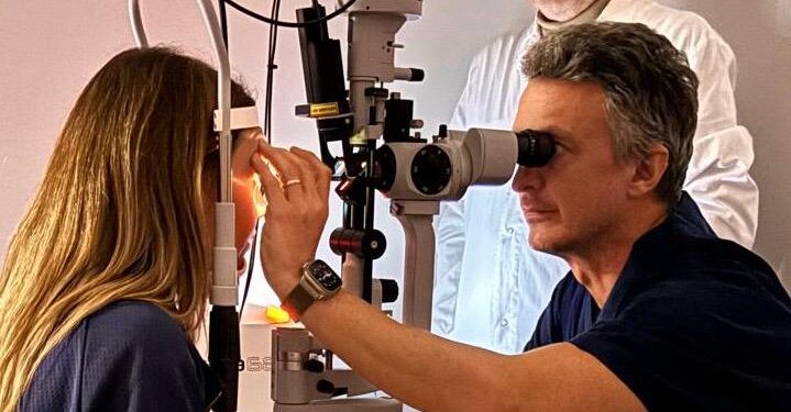 All’Oculistica dell’ospedale Di Venere di Bari al via la terapia fotodinamica: infusione endovenosa e laser mirato per “asciugare” la macula e preservare la vista