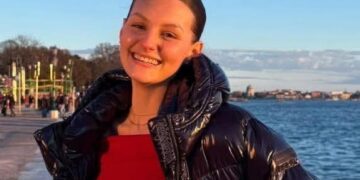 𝗚𝗶𝘂𝗹𝗶𝗮 𝗯𝗮𝘁𝘁𝗲 𝗶𝗹 𝘁𝘂𝗺𝗼𝗿𝗲. 𝗔 𝟮𝟮 𝗮𝗻𝗻𝗶 𝗱𝗶𝘃𝗲𝗻𝘁𝗮 𝗶𝗹 𝘀𝗶𝗺𝗯𝗼𝗹𝗼 𝗱𝗶 𝘀𝗽𝗲𝗿𝗮𝗻𝘇𝗮 𝗽𝗲𝗿 𝗶 𝗴𝗶𝗼𝘃𝗮𝗻𝗶 𝗽𝗮𝘇𝗶𝗲𝗻𝘁𝗶 𝗼𝗻𝗰𝗼𝗹𝗼𝗴𝗶𝗰𝗶. 𝗢𝗴𝗴𝗶 𝘀𝘁𝘂𝗱𝗶𝗮 𝗺𝗲𝗱𝗶𝗰𝗶𝗻𝗮:”  𝗶 𝗹𝗶𝗯𝗿𝗶, 𝗺𝗶 𝗵𝗮𝗻𝗻𝗼 𝘀𝗮𝗹𝘃𝗮𝘁𝗮, 𝗵𝗼 𝗶𝗺𝗽𝗮𝗿𝗮𝘁𝗼 𝗮 𝘃𝗶𝘃𝗲𝗿𝗲 𝗶𝗹 𝘁𝗲𝗺𝗽𝗼”.