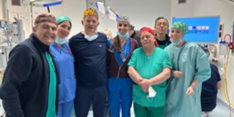 𝗕𝗶𝗺𝗯𝗼 𝗱𝗶 𝟭𝟬 𝗮𝗻𝗻𝗶 𝗰𝗼𝗹𝗽𝗶𝘁𝗼 𝗱𝗮 𝘁𝘂𝗺𝗼𝗿𝗲 𝗮𝗴𝗴𝗿𝗲𝘀𝘀𝗶𝘃𝗼 𝗮𝗹 𝘃𝗶𝘀𝗼.𝗣𝗲𝗿  𝘀𝗮𝗹𝘃𝗮𝗿𝗹𝗼 𝗮𝘀𝘀𝗲 𝗖𝗮𝘁𝗮𝗻𝗶𝗮- 𝗕𝗼𝗹𝗼𝗴𝗻𝗮.𝗔𝗱 𝗮𝗶𝘂𝘁𝗮𝗿𝗲 𝗶  𝗺𝗲𝗱𝗶𝗰𝗶 𝗱𝗲𝗹 𝗦𝗮𝗻 𝗠𝗮𝗿𝗰𝗼 𝗱𝗶 𝗖𝗮𝘁𝗮𝗻𝗶𝗮 𝗶𝗹 𝗹𝘂𝗺𝗶𝗻𝗮𝗿𝗲 𝗘𝗿𝗻𝗲𝘀𝘁𝗼 𝗣𝗮𝘀𝗾𝘂𝗶𝗻𝗶.