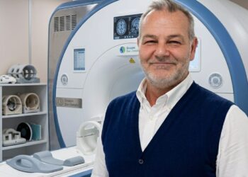 Una protesi ibrida personalizzata per salvare un paziente da un grave aneurisma.