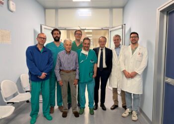 Paziente salvato con una tecnica innovativa mai utilizzata prima: due valvole cardiache trattate con un unico accesso senza fermare il cuore, presso l’ospedale Molinette di Torino