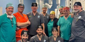 Ricostruita la faringe colpita da un carcinoma orofaringeo utilizzando, per la prima volta nel sud Italia, al Monaldi di Napoli, la chirurgia robotica