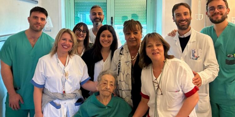 Al Policlinico Tor Vergata di Roma  operata con successo paziente di 102 anni, in piedi dopo 3 giorni