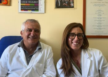 Grave forma di rettocolite ulcerosa: la proctocolectomia totale robotica ha fatto il suo ingresso all’ospedale San Marco di Catania. L’équipe dell’Unità Operativa Complessa di Chirurgia Generale, diretta da Gianluca Di Mauro, ha eseguito un delicato intervento su una paziente di 60 anni .
