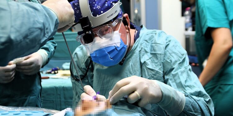 Chirurgia pediatrica dell’Azienda Ospedaliera Universitaria Federico II, gli USA guardano a Napoli