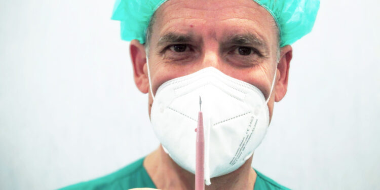 BAMBINO GESÙ DI ROMA: OLTRE 1.000 BAMBINI OPERATI CON IL MICROBISTURI