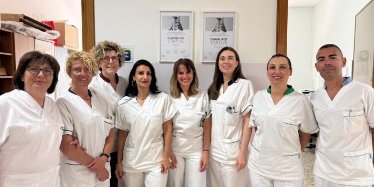 A Pagani nasce il primo condominio cardioprotetto: defibrillatore e corsi gratuiti al Parco degli Aranci
