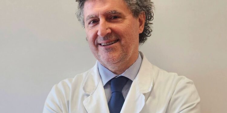 Ictus per caldo e disidratazione . Aumentano i casi. Al Cardarelli di Napoli, in media 2 turisti stranieri al mese curati per ictus nel periodo estivo.