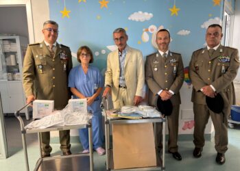 IL REGGIMENTO CAVALLEGGERI GUIDE DONA NUOVI PRESIDI ALLA NEONATOLOGIA DEL RUGGI DI SALERNO