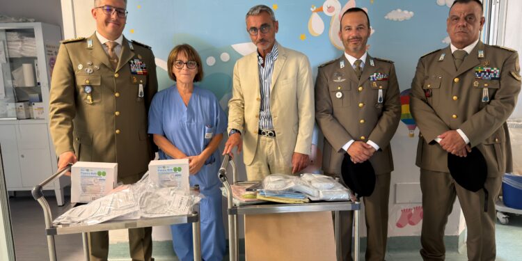 IL REGGIMENTO CAVALLEGGERI GUIDE DONA NUOVI PRESIDI ALLA NEONATOLOGIA DEL RUGGI DI SALERNO