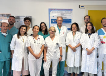 TRAPIANTO DI CORNEA AD ALTISSIMO RISCHIO: AL BAMBINO GESร INTERVENTO RIUSCITO GRAZIE A UNA TASK FORCE DI 6 SPECIALITร