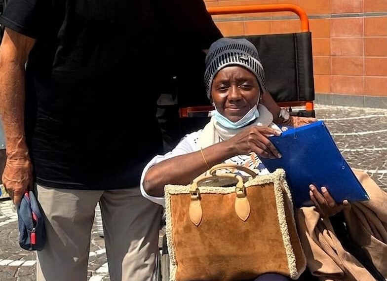 45 enne madre di 4 figli destinata alla morte per una patologia onco- ematologica nel suo paese, il Benin, curata al Cardarelli di Napoli grazie alla catena disolidarietà