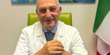 45 enne madre di 4 figli destinata alla morte per una patologia onco- ematologica nel suo paese, il Benin, curata al Cardarelli di Napoli grazie alla catena disolidarietร