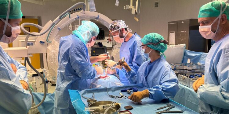 Neurochirurgia, una protesi su misura per un intervento complesso alla colonna vertebrale