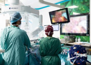 Per la prima volta in Italia rimossi un tumore del colon e uno della prostata in telechirurgia, grazie a due interventi a distanza tra Ospedale Isola Tiberina e Policlinico Gemelli