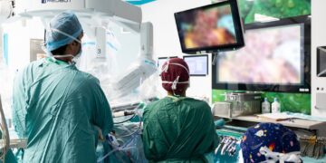 Per la prima volta in Italia rimossi un tumore del colon e uno della prostata in telechirurgia, grazie a due interventi a distanza tra Ospedale Isola Tiberina e Policlinico Gemelli