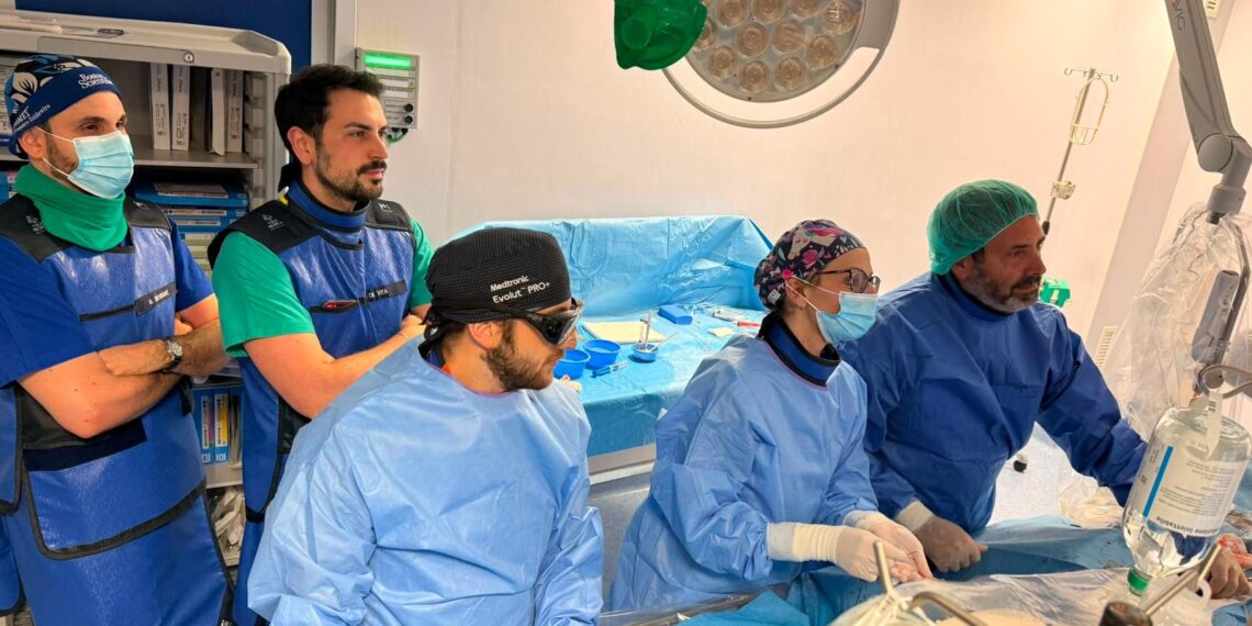 Quando la complessità diventa squadra: complesso intervento cardiovascolare su un paziente ad altissimo rischio