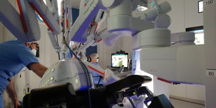 Azienda Ospedaliera di Caserta:chirurgia robotica e digitalizzazione del percorso del paziente chirurgico