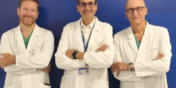 Tumore spinale in gravidanza: équipe multidisciplinare del Gemelli di Roma salva mamma e bambino con un intervento straordinario