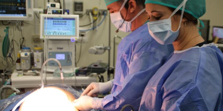 CHIRURGIA DEL RUGGI DI SALERNO IN DIRETTA MONDIALE: LIVE SURGERY DA MERCATO SAN SEVERINO IN COLLEGAMENTO CON L’IRCAD DI STRASBURGO.