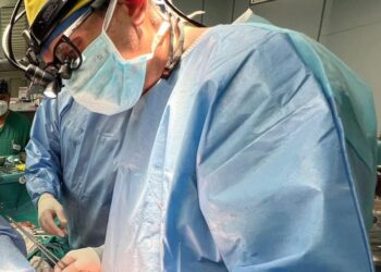 Metastasi al fegato per un tumore al colon-retto. Al policlinico di Bari Giovanni XXIII eseguito su di un 61enne un trapianto di fegato, è il primo in Puglia per questa indicazione.