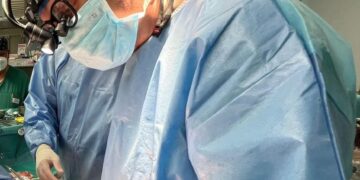 Metastasi al fegato per un tumore al colon-retto. Al policlinico di Bari Giovanni XXIII eseguito su di un 61enne un trapianto di fegato, è il primo in Puglia per questa indicazione.