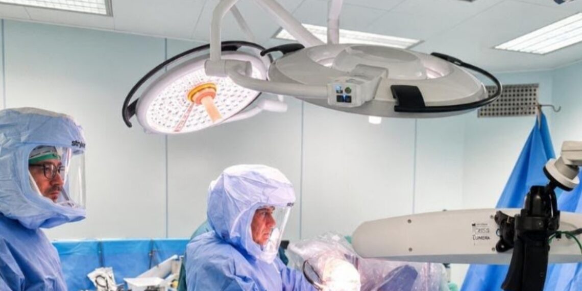 Chirurgia ortopedica: all’ospedale Apuane c’è il il robot MAKO